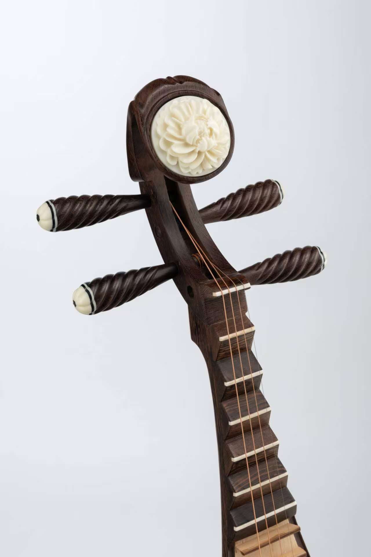 鸡翅木琵琶 Wenge Pipa with Rosewood Frets