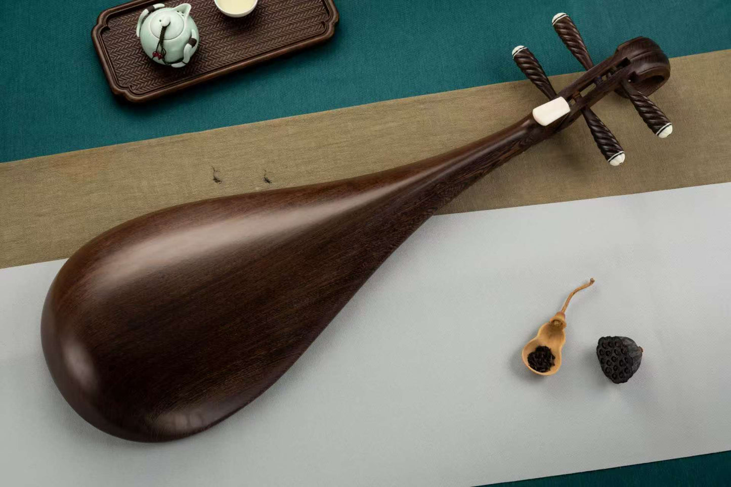 鸡翅木琵琶 Wenge Pipa with Rosewood Frets