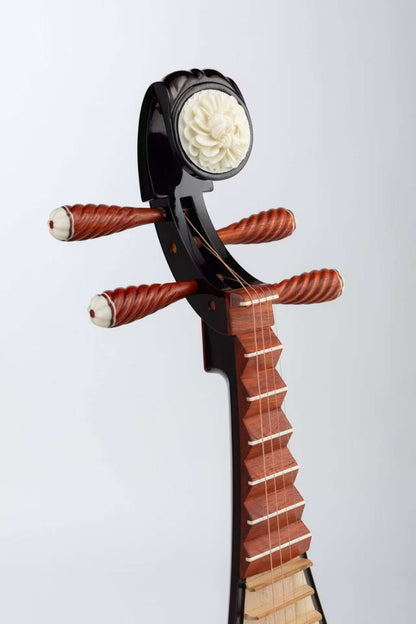 金花雕花花梨木琵琶 Golden-Flowers-Engraved Padauk Pipa with Rosewood Frets