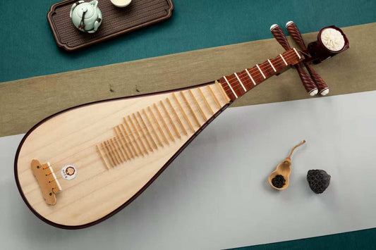 桔梗花雕花花梨木琵琶 Balloon-Flowers-Engraved Padauk Pipa with Rosewood Frets