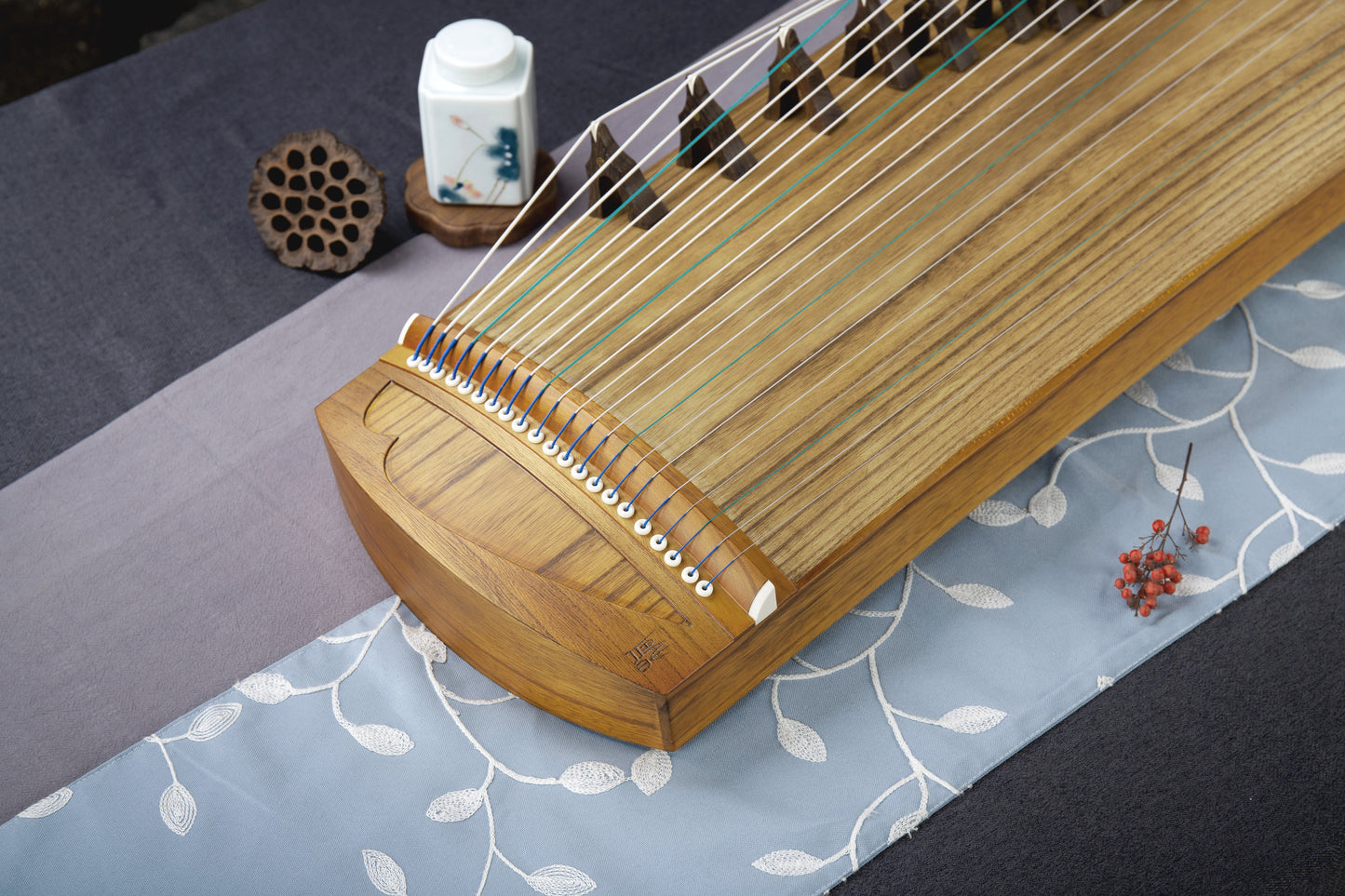 桐色宜人 'Pleasing Paulownia' 49.2'' (125cm) Travel Size Guzheng with Matte Finishing on Paulownia 泡桐木素面小筝