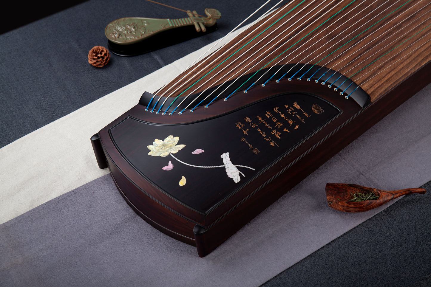 沉香 'Subtle Fragrance of Lotus' Concert Grade Guzheng with Mother of Pearl Inlay and Wood Carving on Indian Rosewood 阔叶黄檀贝雕雕刻演奏级古筝