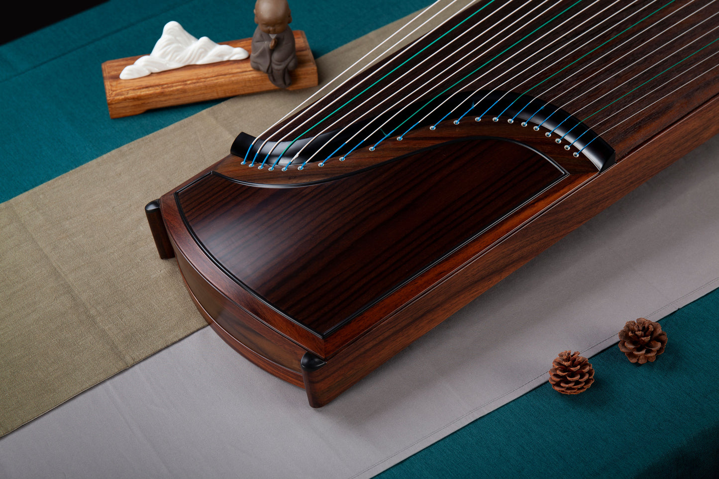 黃檀素面·厚 'Plain Indian Rosewood - Thick' Collector's Grade Guzheng with Matte Finishing on Indian Rosewood 阔叶黄檀素面收藏级古筝