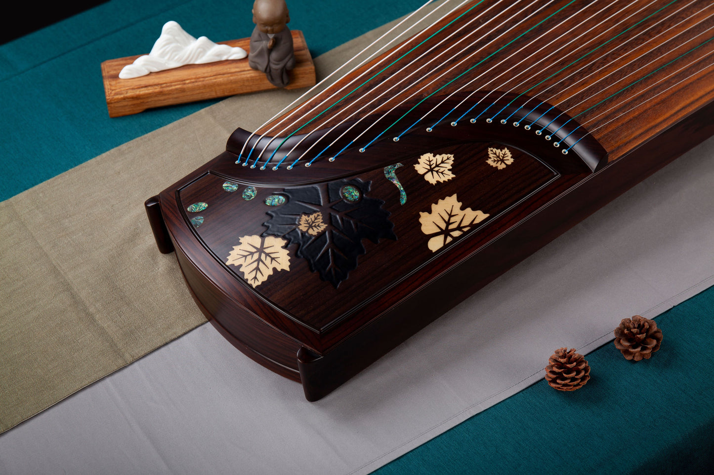 焦桐 'Jiao Tong' Collector's Grade Guzheng with Wood and Mother of Pearl Inlay on Indian Rosewood  阔叶黄檀木皮彩贝镶嵌工艺收藏级古筝