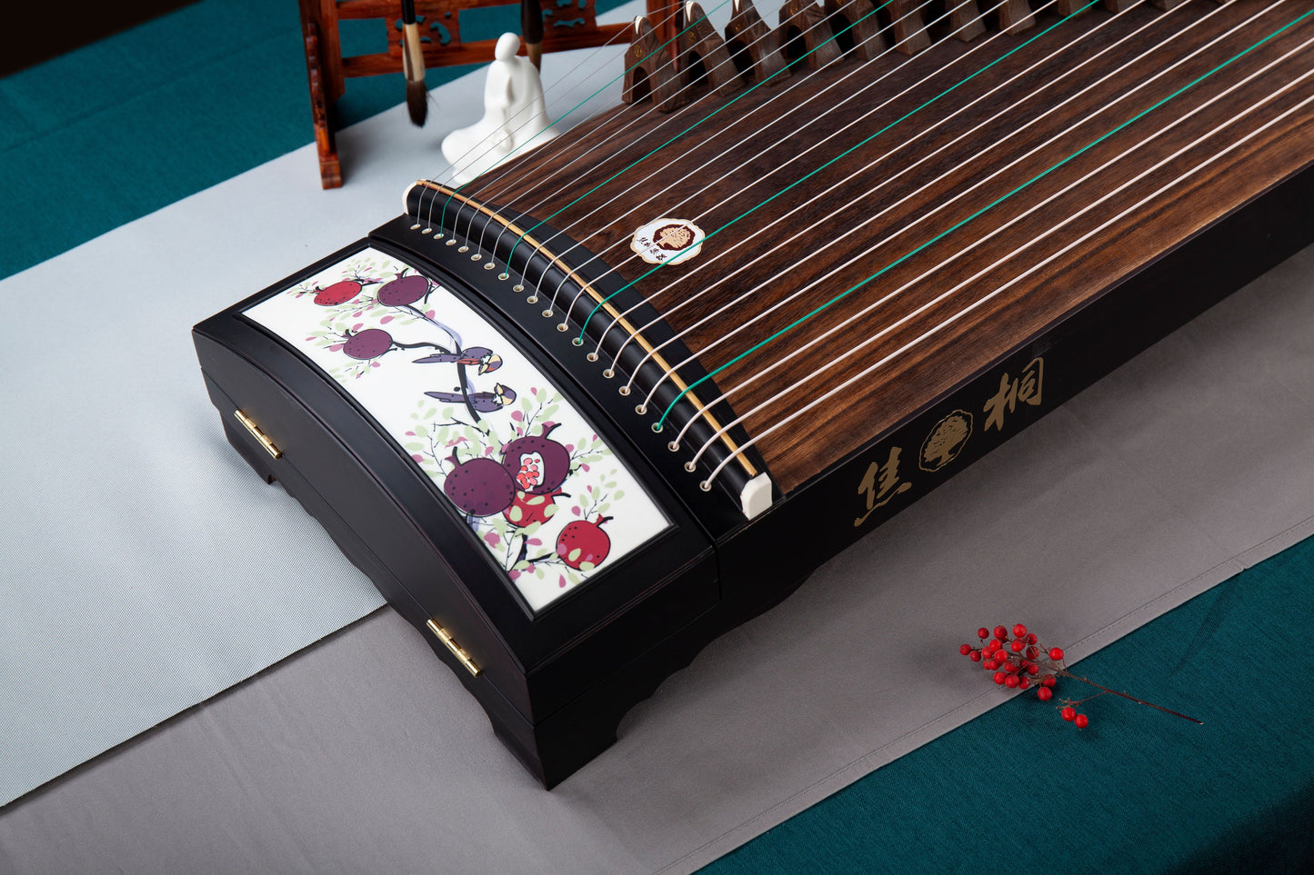 鳥棲紅榴 'Birds Perching on Red Pomegranates' Basic Beginner's Guzheng with Lacquer Painting on Ebony 黑檀木彩绘基础系列古筝