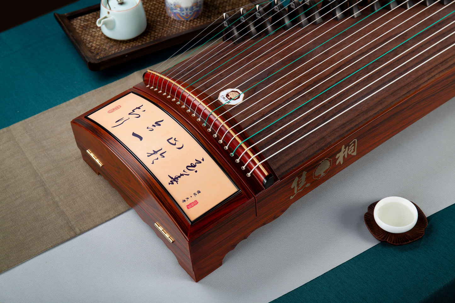 知行 'Knowledge and Action' Professional Collection Guzheng with Calligraphy Drawing on Cocobolo 酸枝木书法精品系列古筝