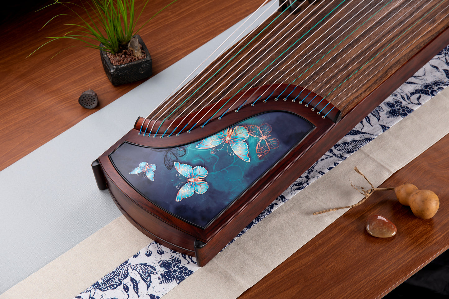 蝶夢雲鄉 'Butterflies Dreaming of Home in Clouds' Concert Grade Guzheng with Painted Embossing on Indian Rosewood 阔叶黄檀彩绘浮雕演奏级古筝