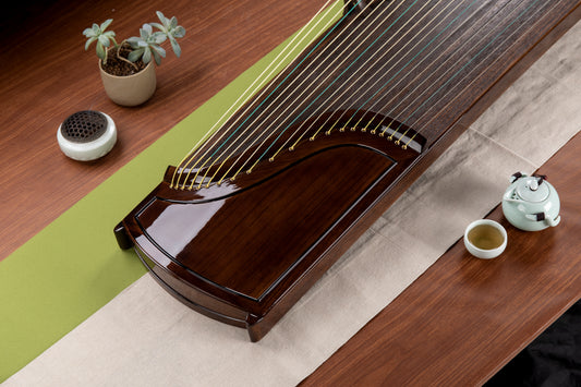 素雅·薄 'Plain Burmese Teak - Thin' Collector's Grade Guzheng with Piano Lacquer Finishing on Burmese Teak 金丝柚木钢琴烤漆亮面收藏级古筝