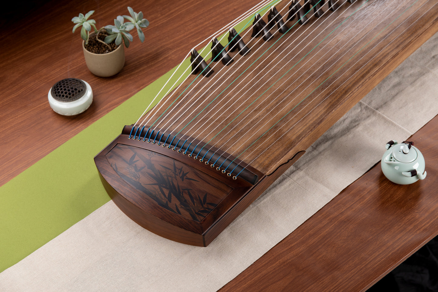 竹韻 'Bamboo Charm' 53.1'' (135cm) Travel Size Hand-Carved Hollowed-Out Guzheng with Ink Painting on Indian Rosewood 阔叶黄檀国画挖筝小筝