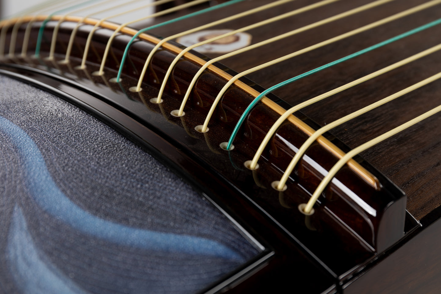 流砂 'Running Sand' Collector's Grade Guzheng with Rock Pigment Coloring and Piano Laquer Finishing on Burmese Teak 金丝柚木岩彩工艺钢琴烤漆亮面收藏级古筝