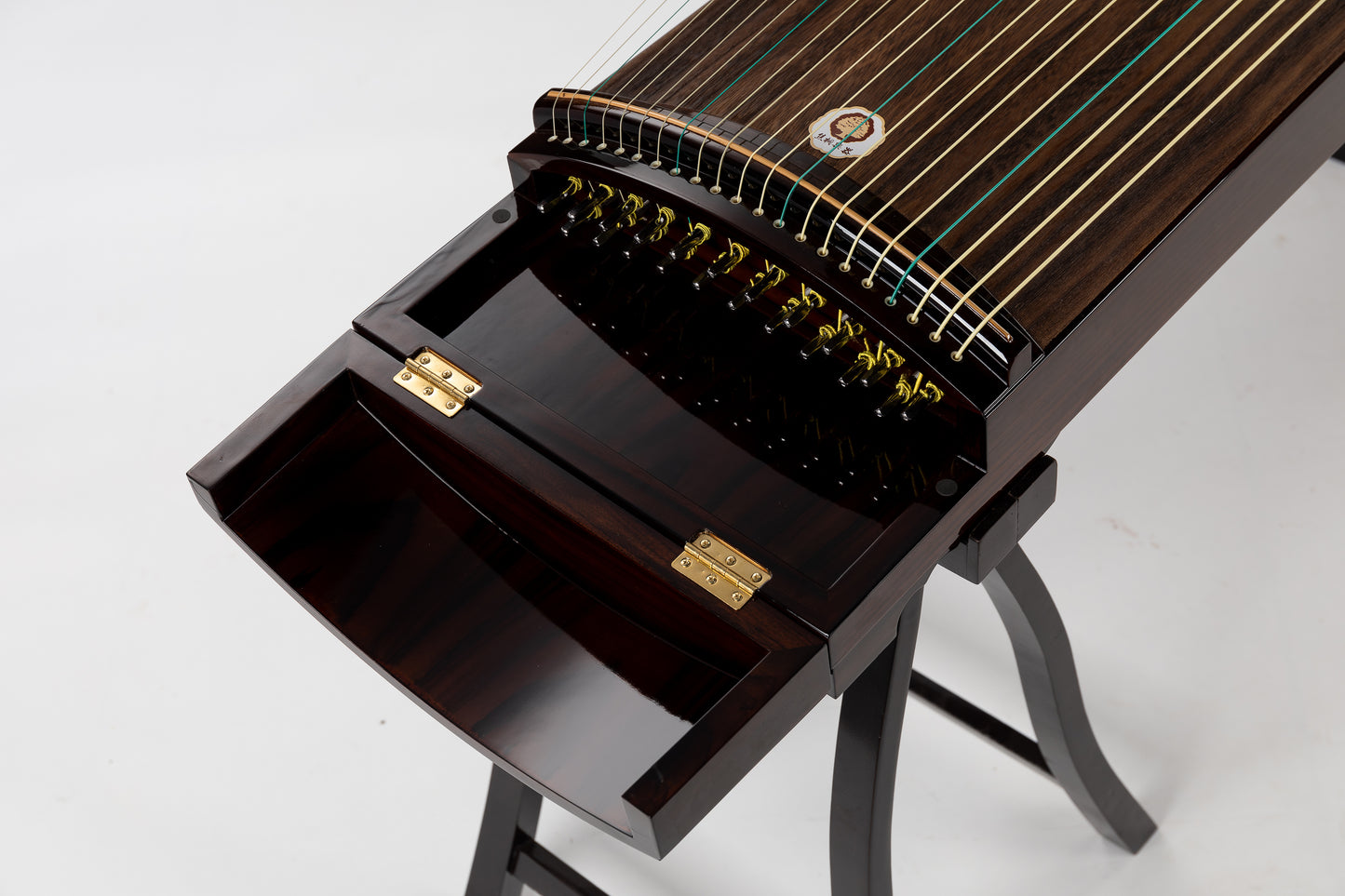 木蘭 'Magnolia' Collector's Grade Guzheng with Cloisonné Enamel and Piano Lacquer Finishing on Indian Rosewood 阔叶黄檀掐丝珐琅钢琴烤漆亮面收藏级古筝