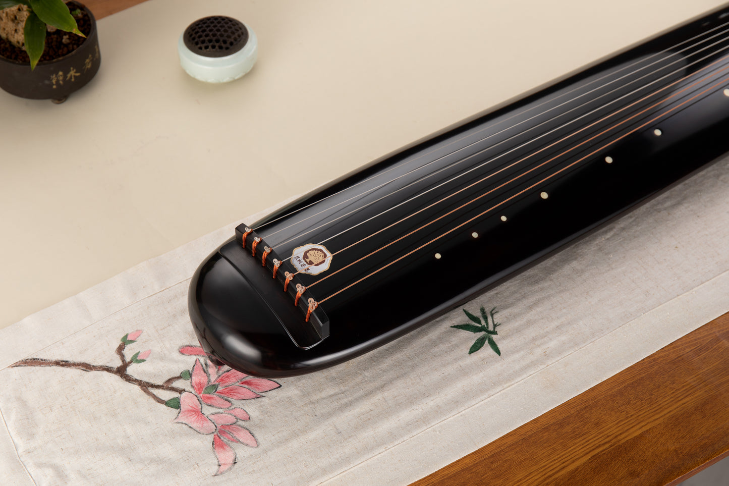 乌木极品杉木混沌古琴 Hundun-Style Premium-Grade Chinese Fir Guqin with Ebony Bridge